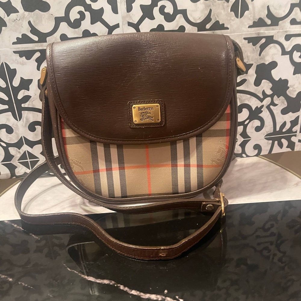 GUC BURBERRY’S Nova Check Shoulder Bag Canvas/leather